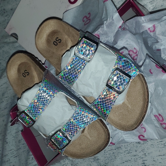 SO Other - Iridescent sandals little girl size 2